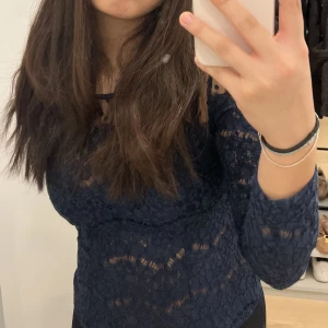 Ida Sjöstedt långärmad - Säljer denna superfina långärmade toppen från Ida Sjöstedt då den tyvärr är för liten. Köpte från sellpy och använd endast 1 gång men är i superbra skick!