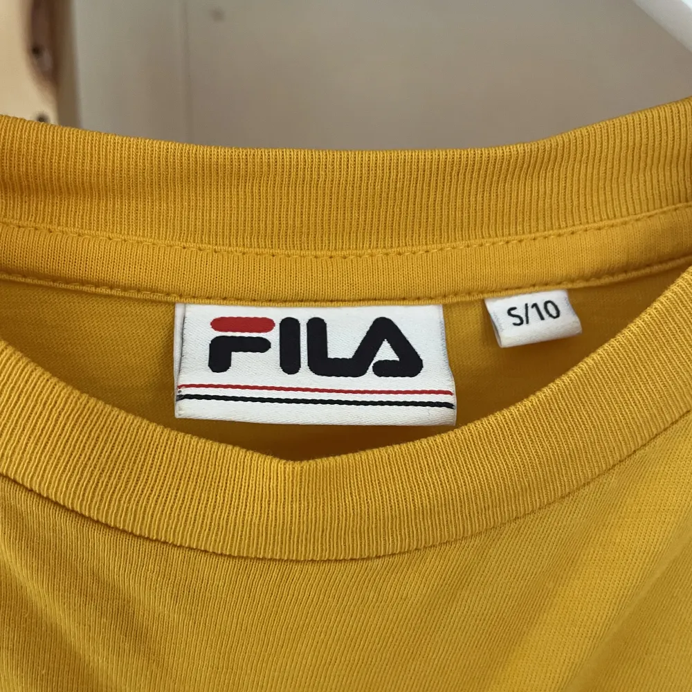 Superfin tröja från Fila, ganska stor i storleken❣️👌. Tröjor & Koftor.