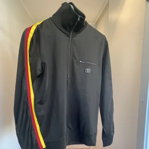 Tiger of Sweden Tröja - Brun Quarterzip Tiger of Sweden tröja Storlek: M Skick: 8/10