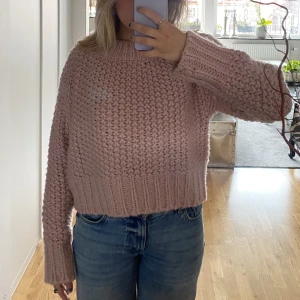 Stickad rosa tröja - Rosa stickad tröja från NA-KD, storlek m/s. 