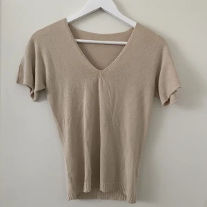 Beige tröja  - Beige tröja💕