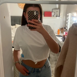 T shirt  - En helt vanlig t shirt ifrån hm, använd 1 gång! 