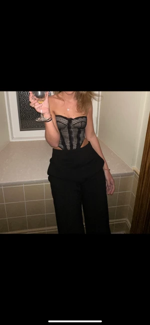korsett - säljer denna så fina korsett då jag inte använder den längre🌸