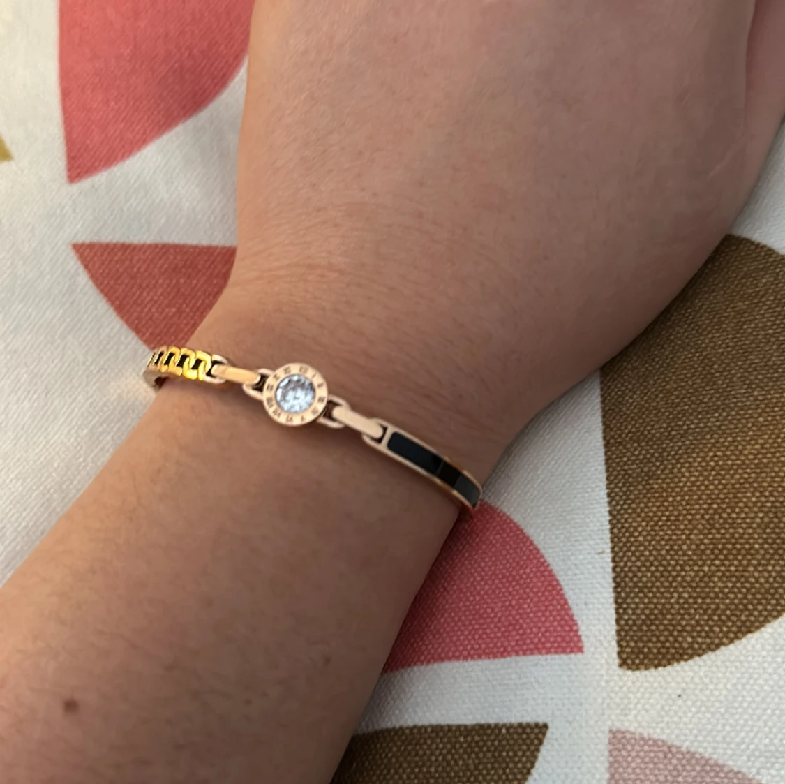 Sälja armband oanvänd