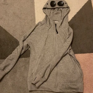 Cp company - Hoodie fint skick 