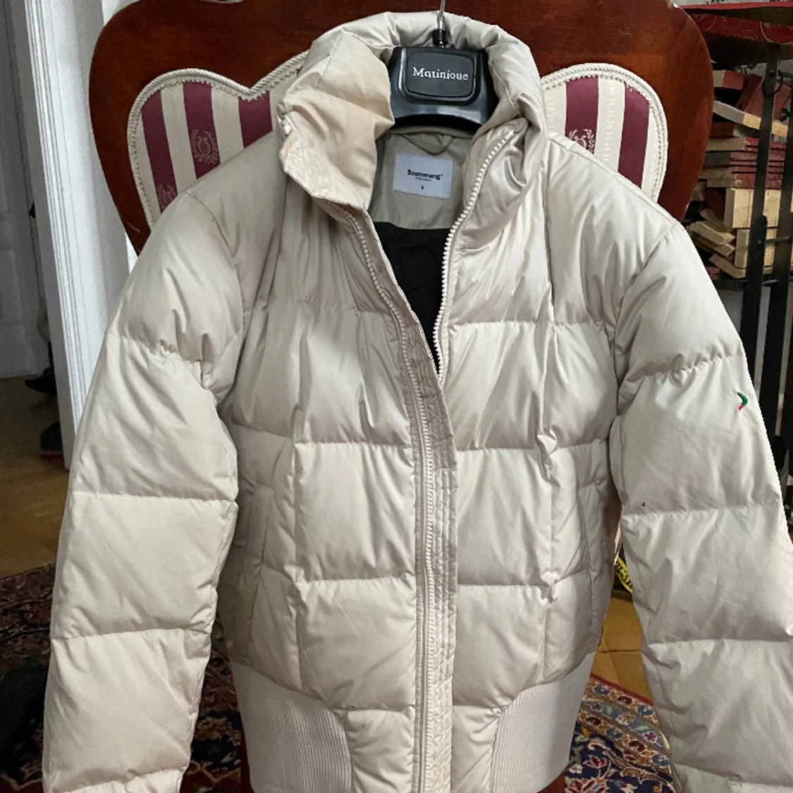 Snygg boomerang kort vinter dun jacka