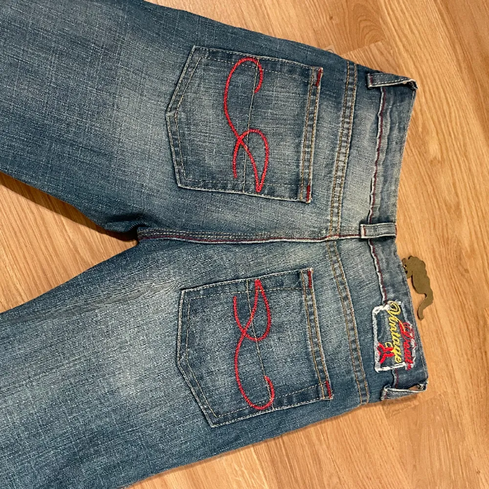 As snygga lågmidjade jeans från DCATE. Inga defekter och lappen sitter kvar! . Jeans & Byxor.