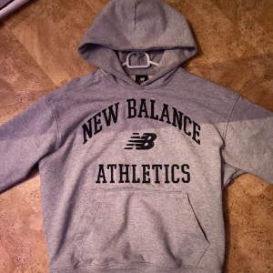 Huddie - Varm skön tröja och sitter så äckligt bra💯