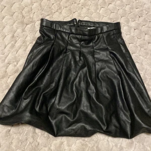 Skin kjol  - Skin kjol, jätte bra skick 