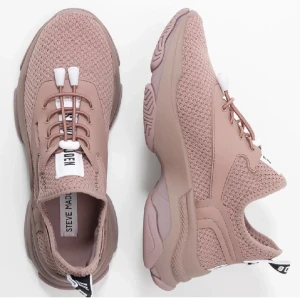 Steve madden skor - Steve madden skor i jättefint skick, knappt använda alltså i nyskick.  Strl 36