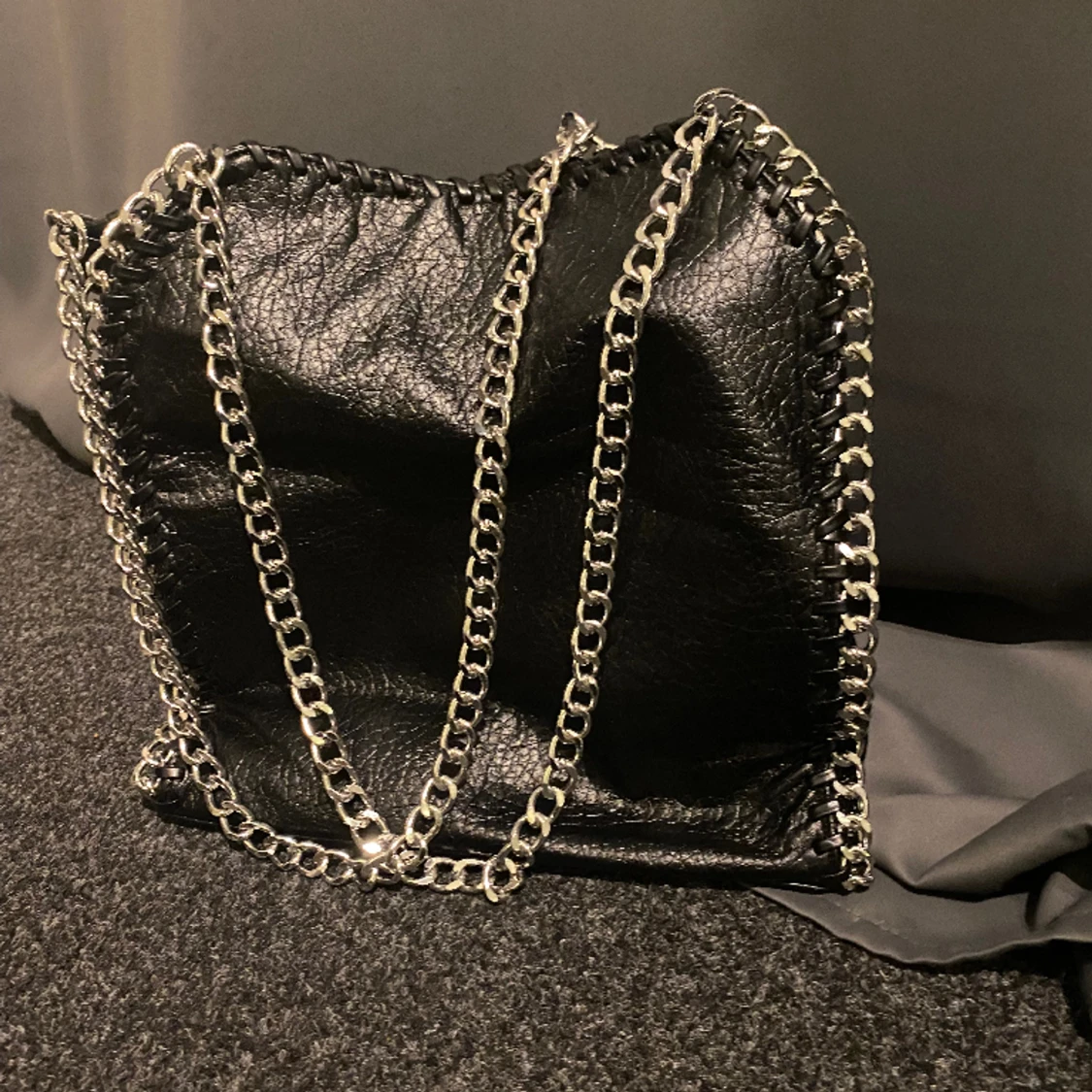 Kedjeväska från tiamo