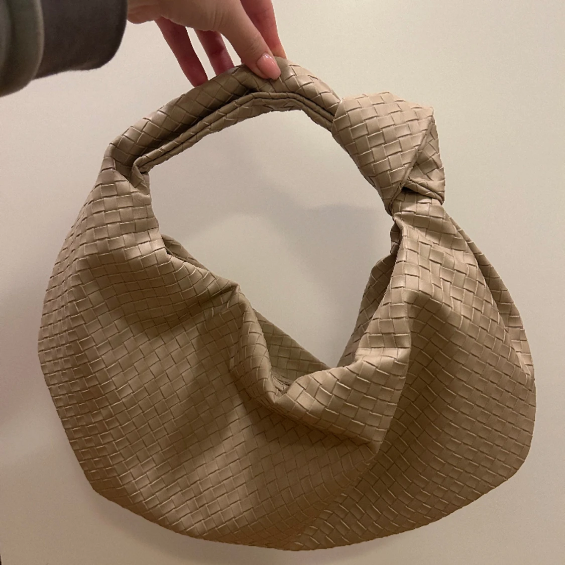 Botega liknande väska