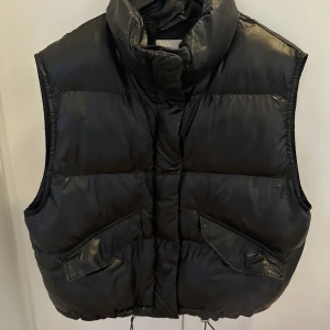 Puffer Vest - H&M