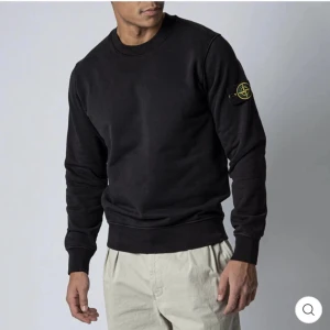 Stone island tröja  - Säljer min Stone island tröja då den inte kommer till någon användning längre. Köpt för 2000kr bud på 500kr 