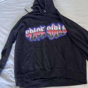 Oversized svart graphic Hoodie