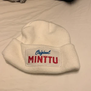 Minttu mössa - Knappast Använd. bra skick kan även bytas mot nåt 