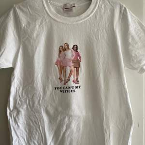 T-shirt från skinny dip x mean girls. Aldrig använd. Storlek S.