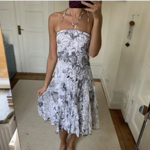 Vintage klänning - Klänning från Esprit. Halterneck. Perfekt skick