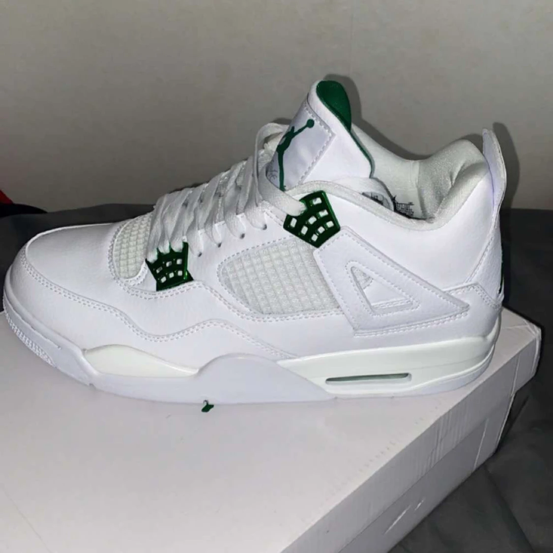 Jordan 4 Metallic Green
