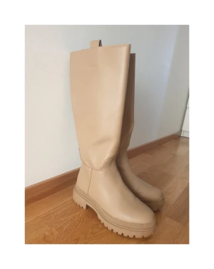 Helt nya boots - Storlek 39. Superfina och nya