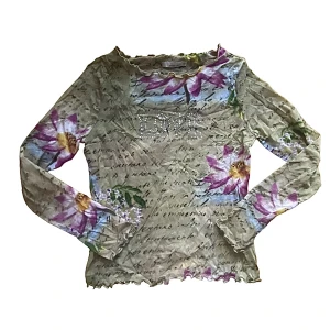 y2k mesh tröja - snygg mesh tröja med tryck och rhinestones. Köparen står för frakt. Använd gärna ”köp nu” <3 