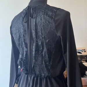 Söt långärmad med knytning - Nyskick✨ 