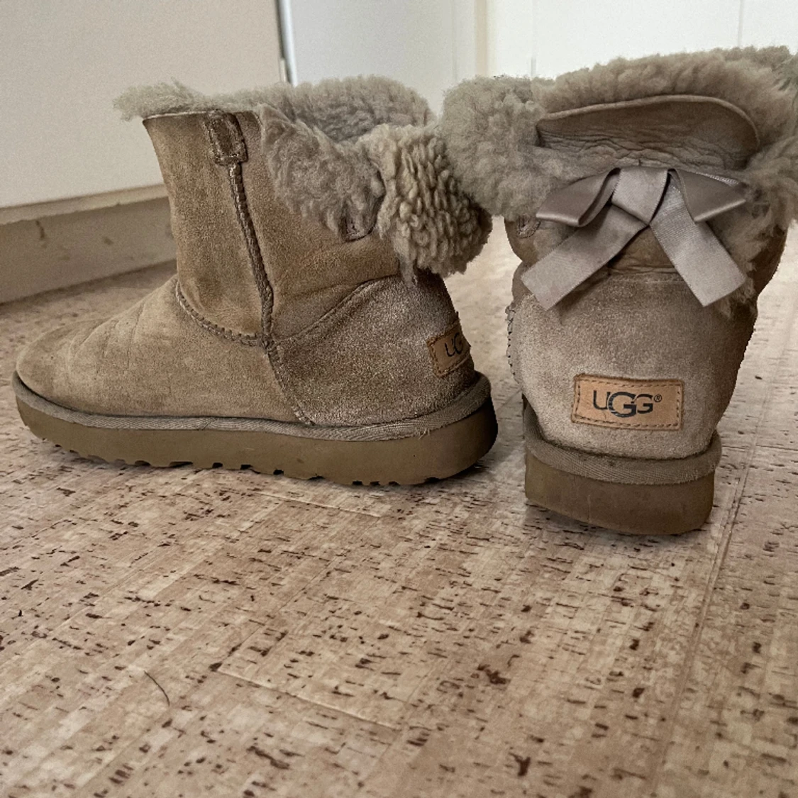 Ugg - 90