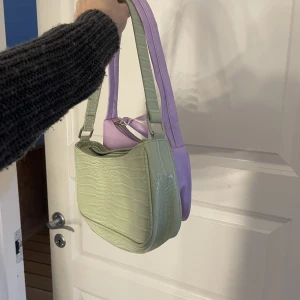 Väska - Två fina väskor! 50 kronor styck eller båda för 80!🤍