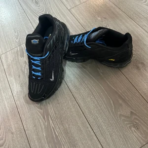 Nike TN airmax  - Säljer dessa nya skor till ett bra pris, missa inte chansen att kapa dessa pärl skor Priset kan diskuteras