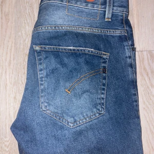 Dondup Jeans - Säljer nu mina feta dondup jeans i 9/10 skick! Vid minsta fråga skicka ett dm!