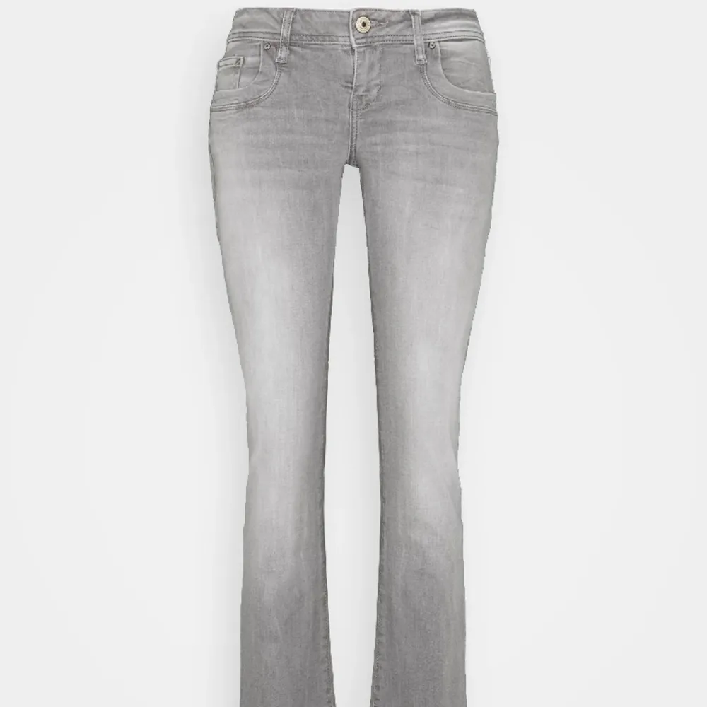 Ltb Valerie jeans från zalando i stl 30x34, helt oanvända! Säljer pga fel storlek 💗💗. Jeans & Byxor.