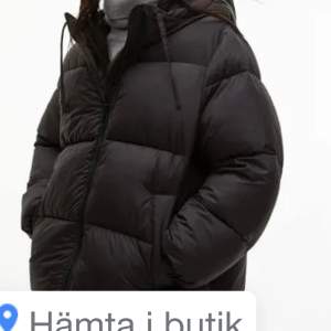 Säljer min jacka från hm