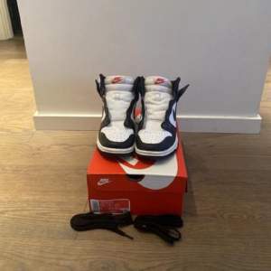 Nike Dunk High ‘Black White Panda’ Storlek 37,5  Använda 1 gång  Nyskick  1000 kr