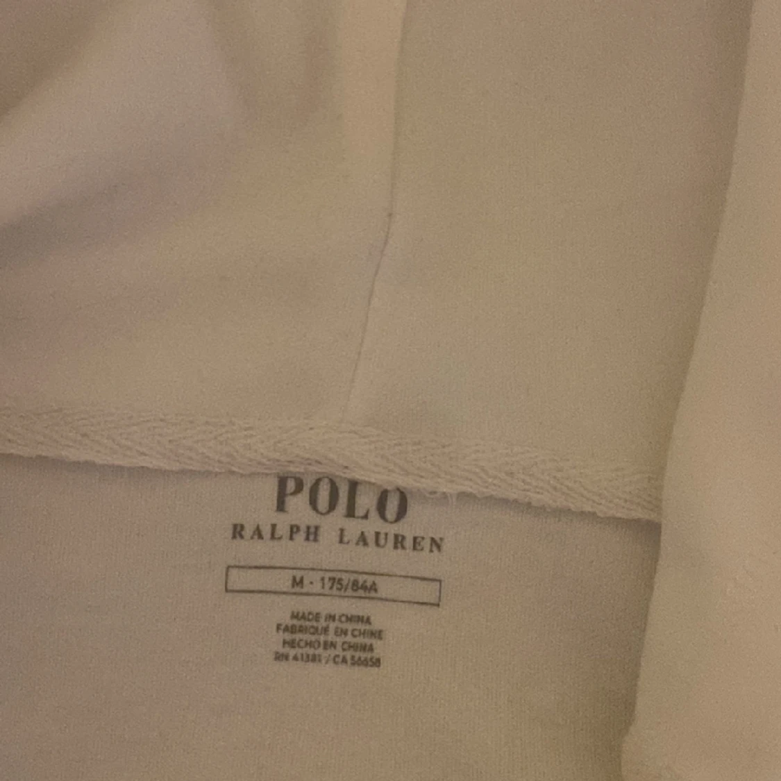 Helt ny skick, aldrig använd. Säljer den eftersom den är för stor på mig  - 90