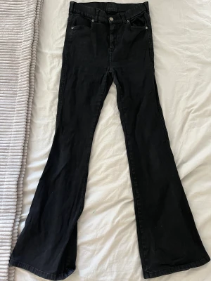 Bootcats jeans - Bootcat jeans från Carlings. Mycket använda men i bra skick. 🖤  Frakt står köparen för!❤️ 