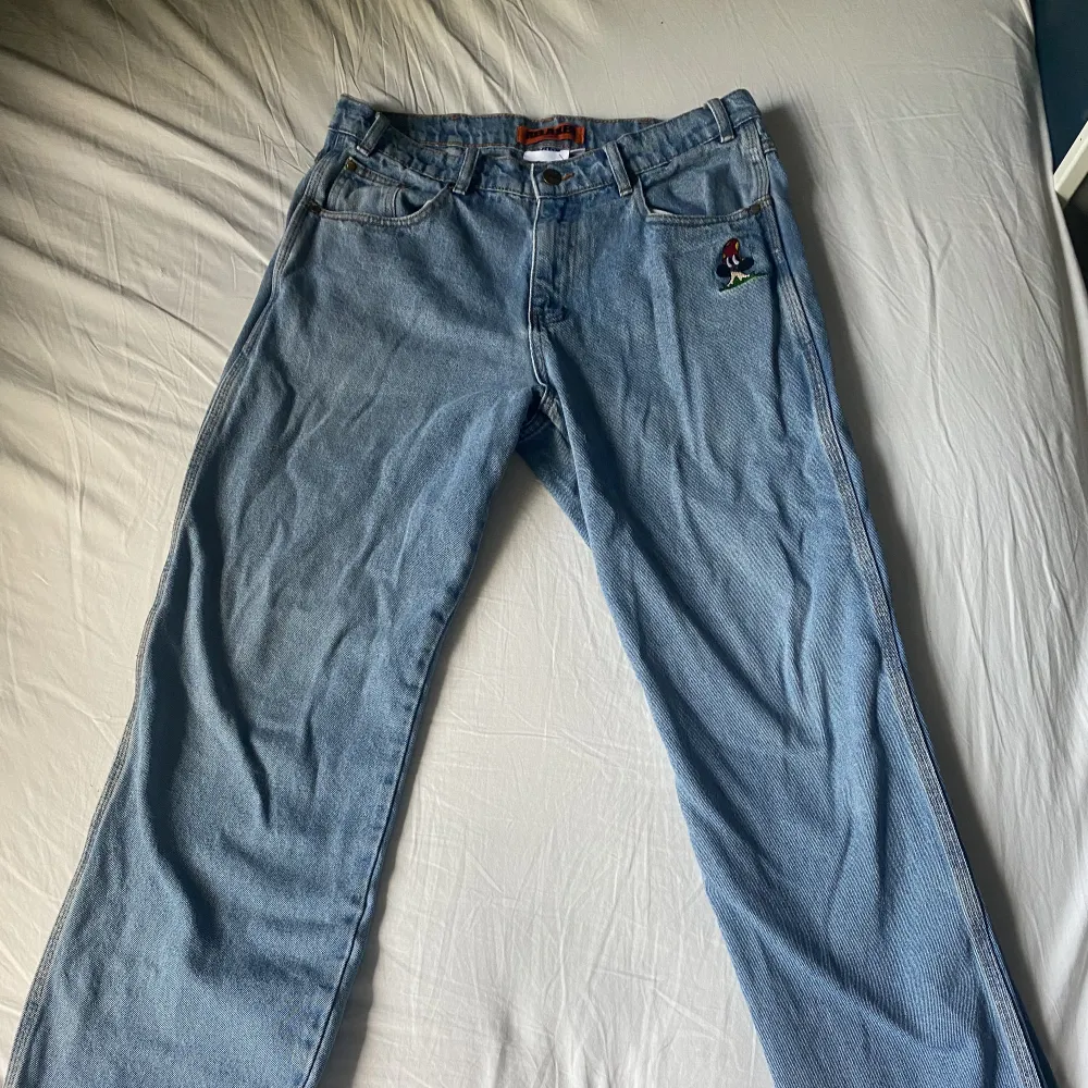 Ett par feta baggy skate jeans från Butter Goods.  Condition: 9/10 . Jeans & Byxor.