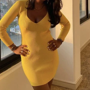 Zara klänning (sommar klänning) ☀️💛 - Hej säljer min klänning från zara som jag köpte förra sommaren!  Cond 9/10  andvänd fåtal gånger 