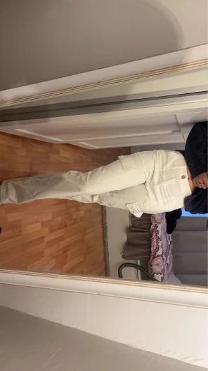 Cargobyxor - Cargobyxor i vit från zara strl 34 