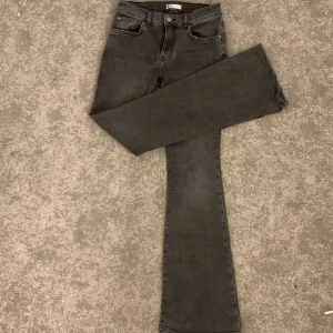 Lås midjade jeans - Låg midjade jeans från Gina tricot 