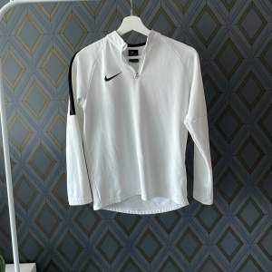 Nike Dri-Fit tränings tröja i bra skick