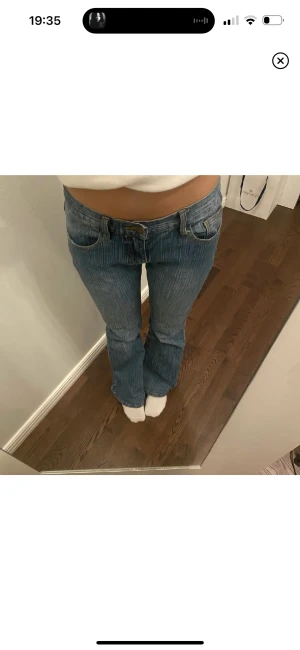 Brandy jeans  - Säljer dessa brandy jeans, detta är tjejen jag köpte dem av bilder, eftersom dem inte alls passar mig kan jag inte ta egna bilder! Edit: jag kommer inte gå lägre i pris för jag köpte dessa nyligen på plick och säljer igen för dem va försmå