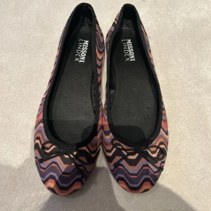 Missoni ballerina skor  - Så fina missoni x Lindex skor, helt nyskick. Säljer då dom tyvärr är för små ❤️❤️