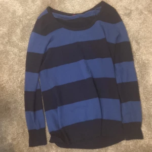 Stickad tröja - Fin randig tröja