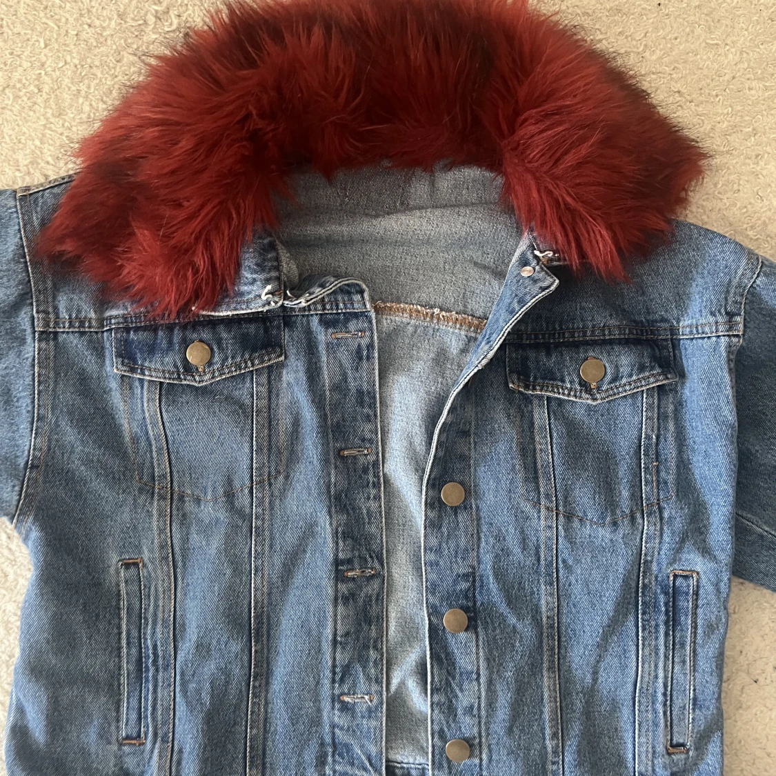 Jeansjacka med pälskrage  - 90