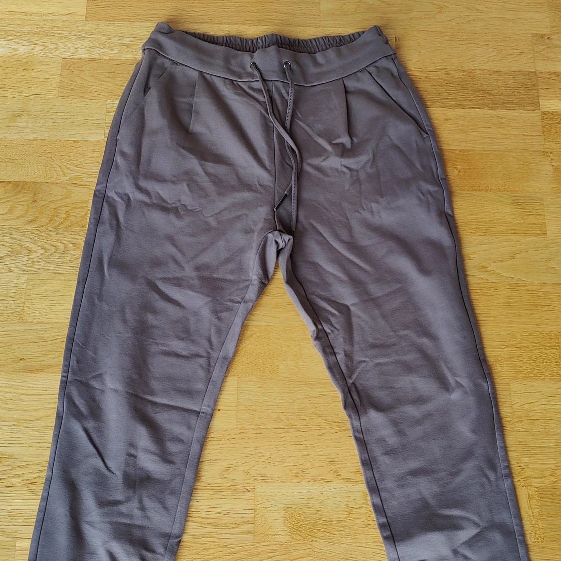 Ljusbruna mjukisbyxor