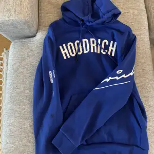 En knappt använd hoodrich hoodie köpt för ett år sedan. Storlek M