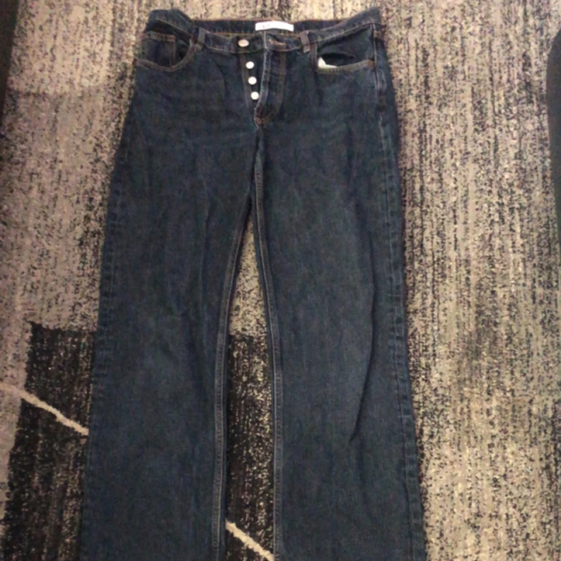 Säljer dom här byxorna för billigt bra pris. Har använt de 1-2 gånger och de 