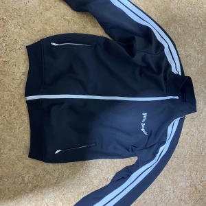 Palm Angels - Säljer den för behöver it den längre  Jätte bra skick 