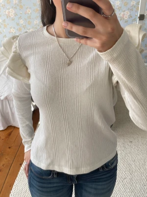 Volangtopp - Stockad volangtopp från zara