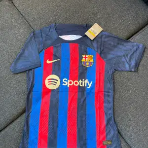 Barcelona fotboll Jersey S-L Kan mötas upp annars fraktar på köparen bekostnad.  